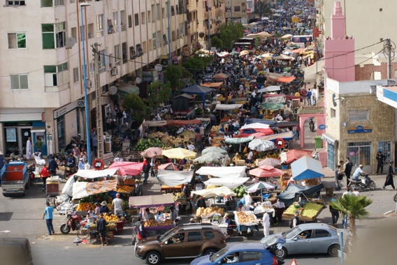 السلطات المحلية بعين حرودة تقوم بحملة اخلاء الشارع العام ابتداء من هذا التاريخ