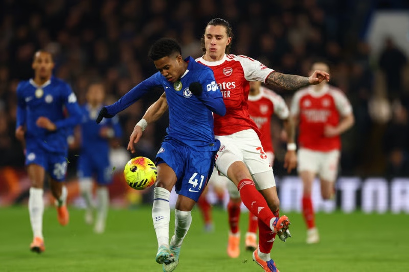 تعادل مثير يحسم مواجهة القمة بين مانشستر سيتي وليفربول في الدوري الإنجليزي