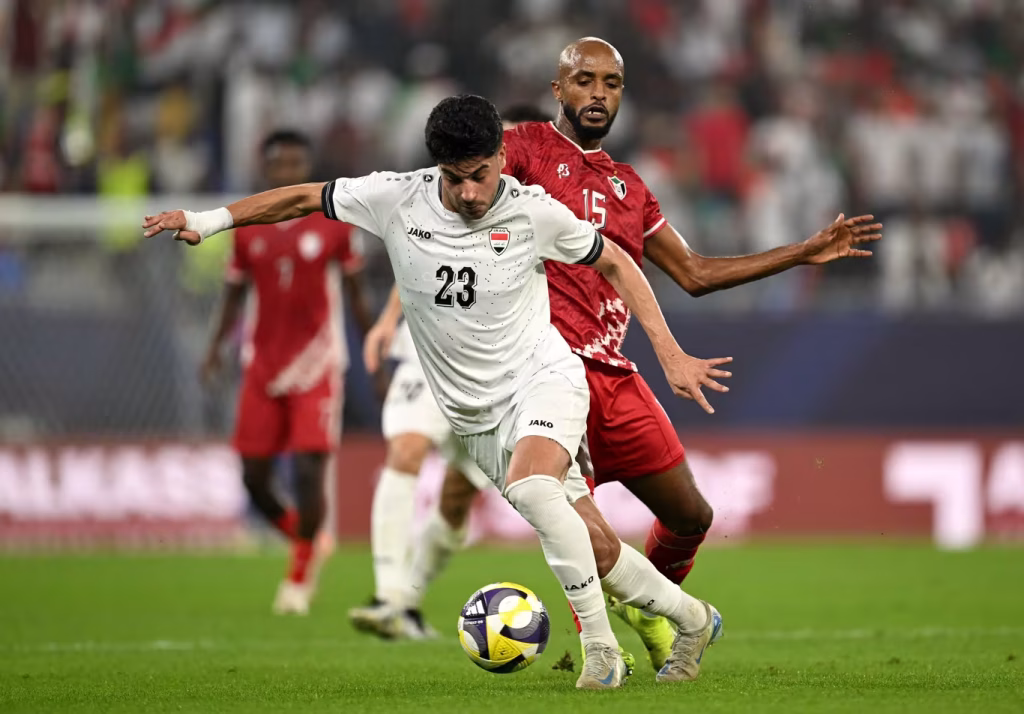 العراق والأردن والجزائر إلى ربع النهائي… ومصر تخطف التعادل في الأنفاس الأخيرة