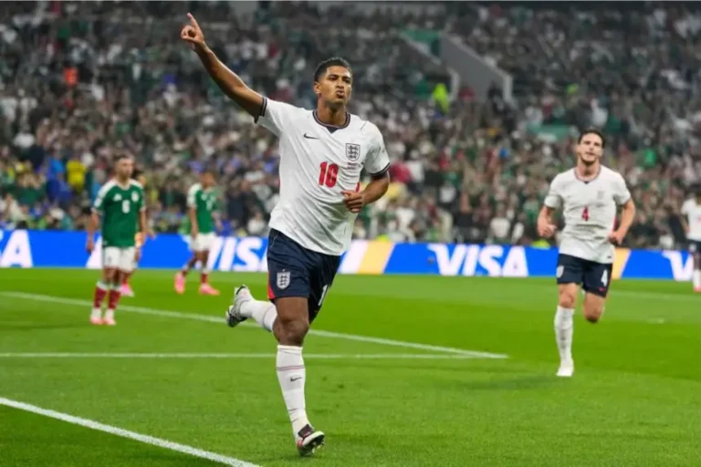 إنجلترا تتخطى المكسيك 3-2 وتبلغ ربع نهائي مونديال 2026